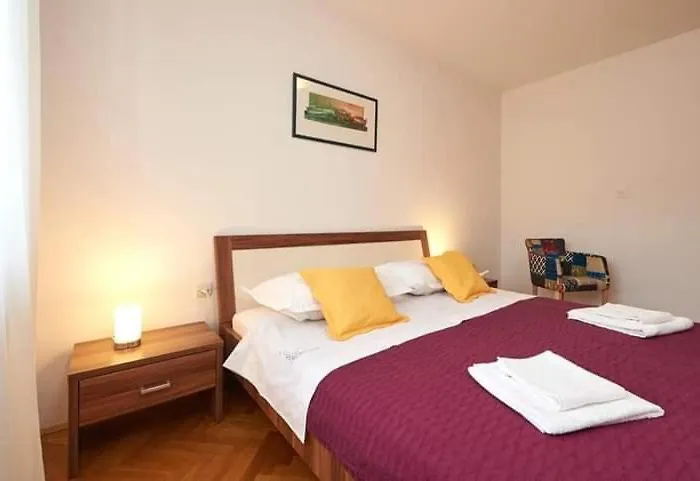 Ornela Appartamento Traù
