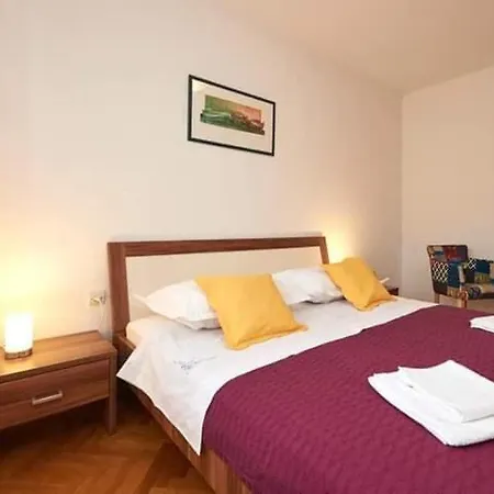Ornela Appartamento Traù